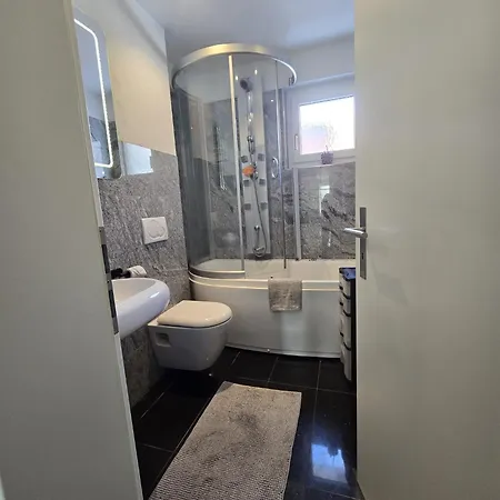 Exklusives 3 Ca 7 Min Fussweg Zum Wef Kongresszentrum Apartment